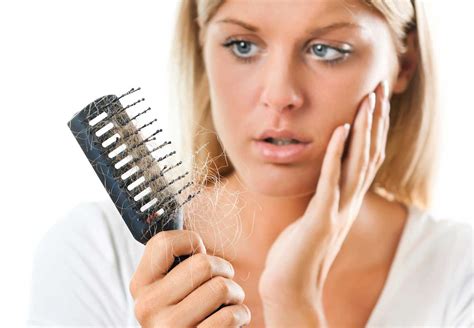 Kadınlarda Saç Dökülmesi ve Saç İncelmesi